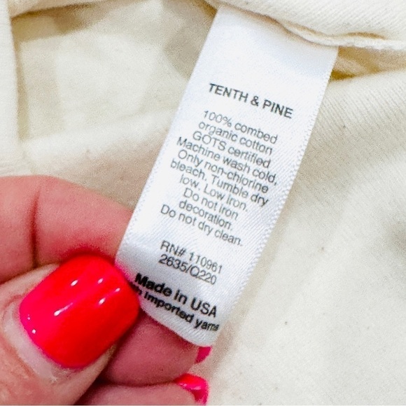 NWT Tenth & Pine Christmas Santa's Favorite Elf Long Sleeve Onesie - Picture 4 of 8